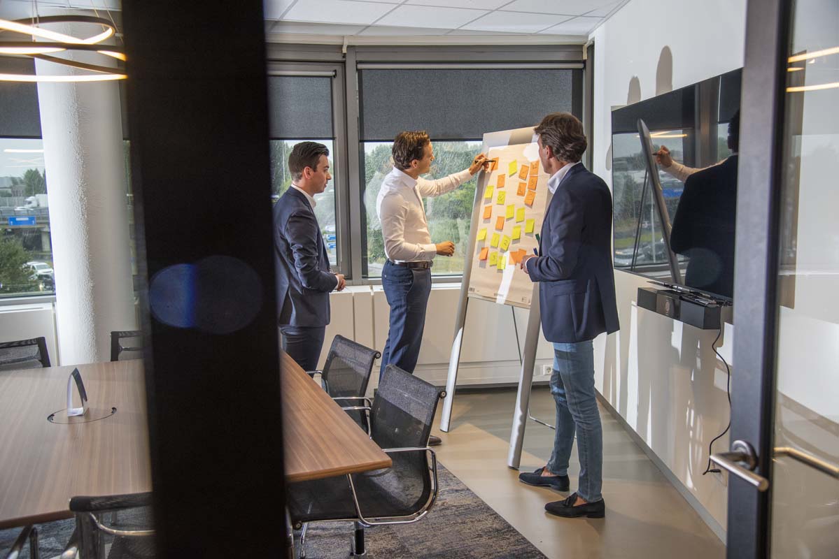 Crossminds begeleidt Bonn &amp; Mees Drijvende Bokken bij fusie met HEBO Maritiem Service
