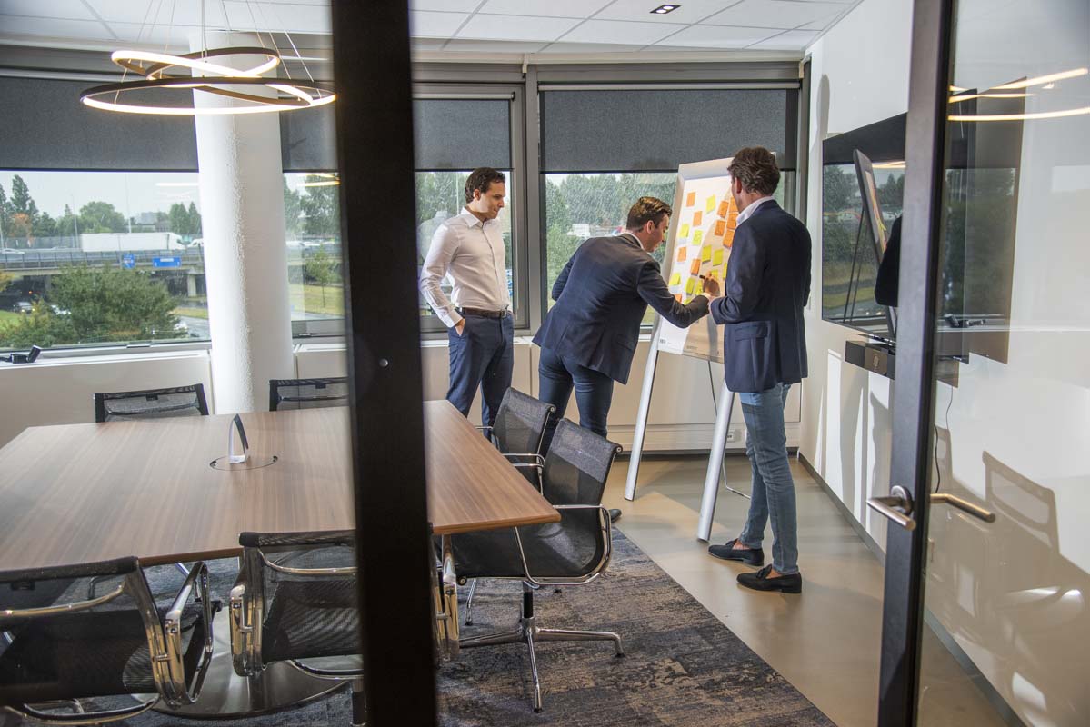 Crossminds begeleidt de transactie tussen Van Westen Menswear en Only for Men