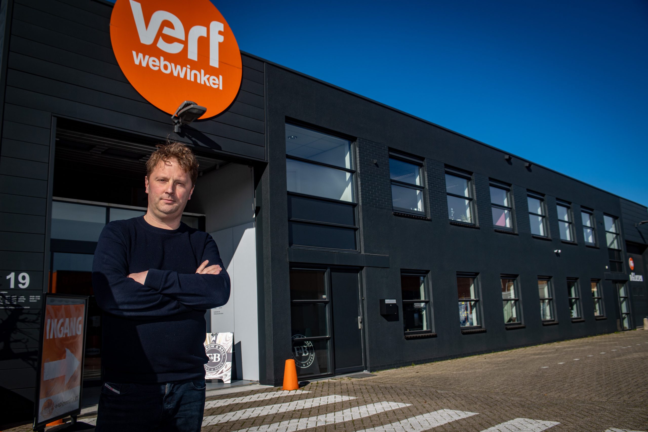 Crossminds heeft Verfwebwinkel.nl bijgestaan in het verkoopproces aan Fixami